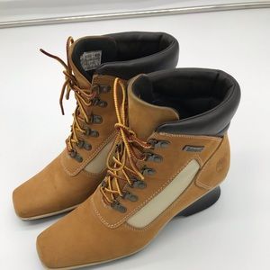 TIMBERLAND Women’s Wheat Wedge Chukka Booties